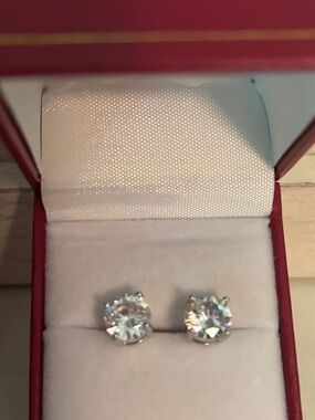 Classic Round Large Crystal Stud Earrings - Silver Tone